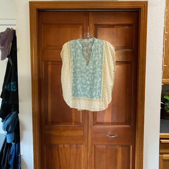 Elie Tahari Sleeveless Blouse with Camisole - Medium - Blue and Yellow Pattern - Picture 10 of 15